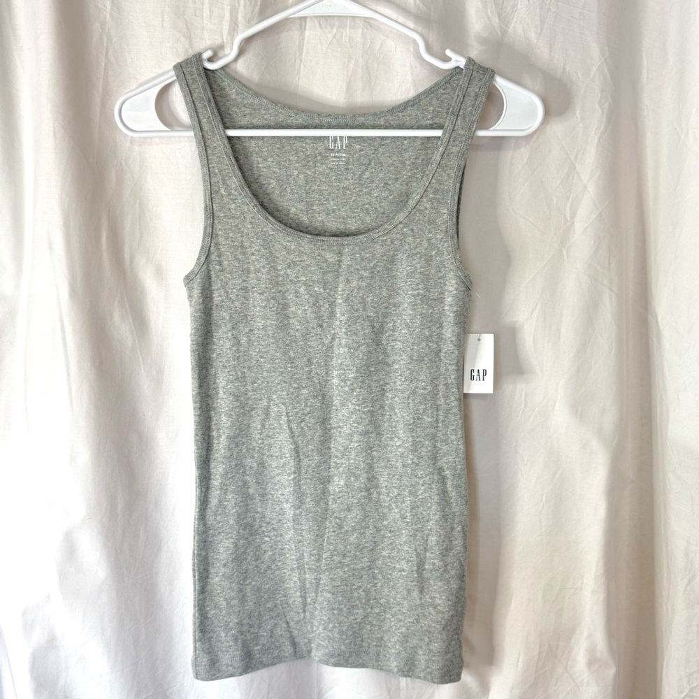 NWT GAP Women's Light Gray Scoop Neck Tank Top — Size XS